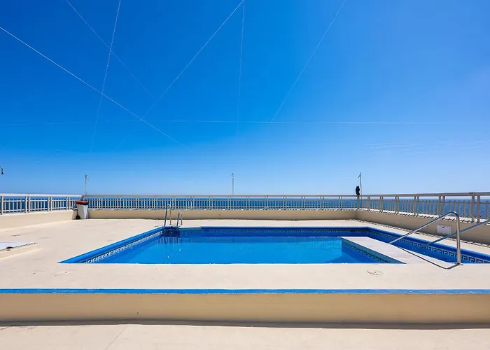 Marbella Center Bechfront 4 Persons
